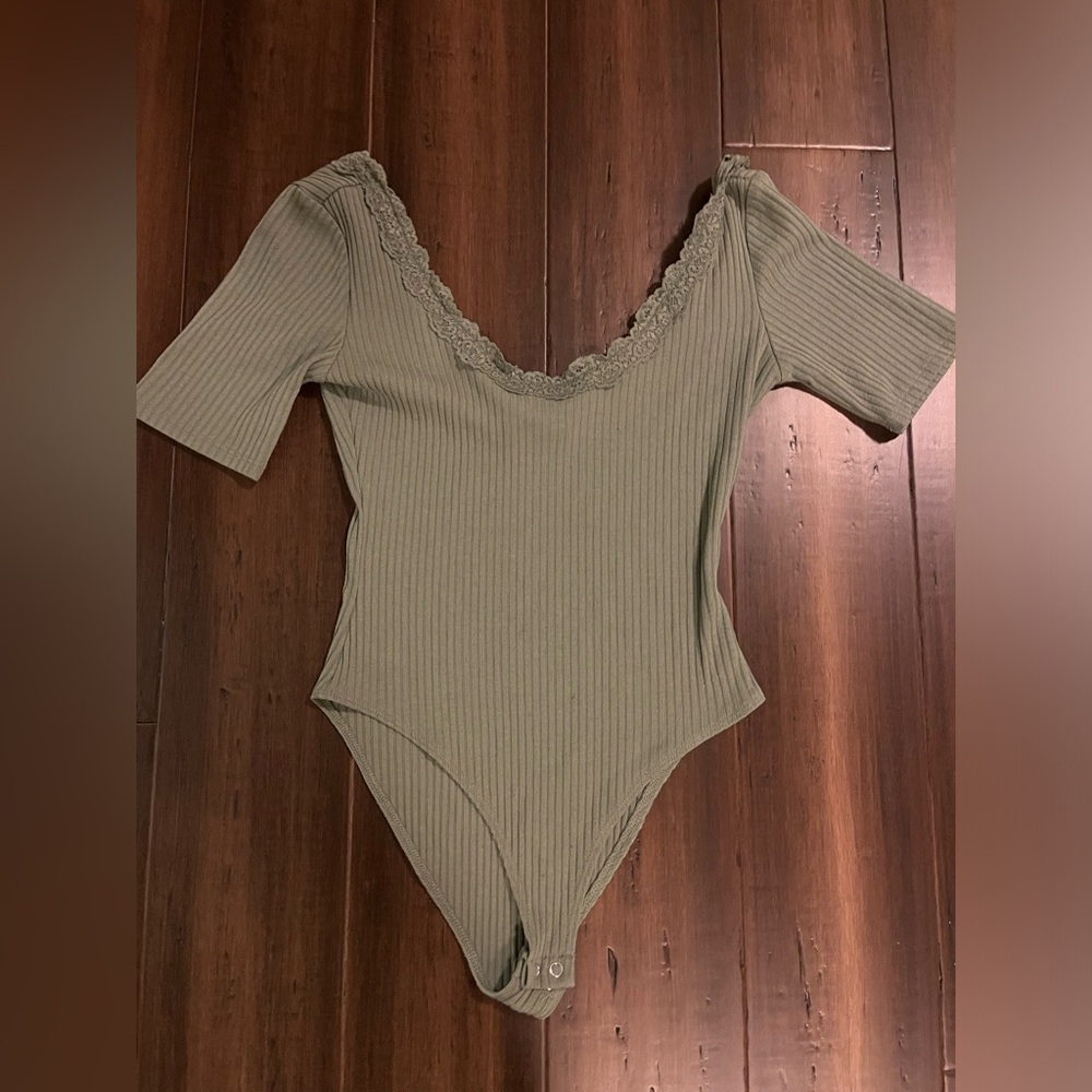 Forever 21 green lace bodysuit